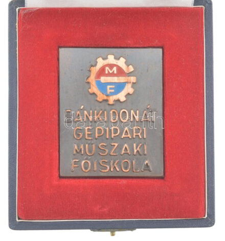 ~1980. 'Bánki Donát Gépipari Műszaki Főiskola' fém emlékplakett eredeti tokban (56x70mm) T:2