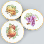 3 db Carl Tielsch Altwasser német porcelán tányér gyümölcsös mintával, 1927. Matricás, jelzett, kis kopással, d: 16,5 cm