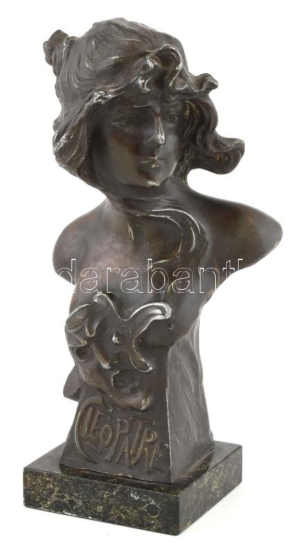 Olvashatatlan jelzéssel: Cleopatre. Spiáter, márvány talapzaton. kopásokkal, m: 20,5 cm
