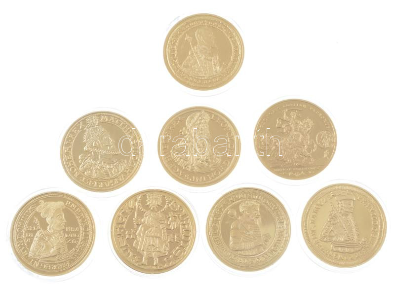 DN 'A legértékesebb magyar érmék' 8xklf aranyozott Cu emlékérem kapszulában, 7 darab tanúsítvánnyal, kivehető tálcán, mahagóni fa éremtartóban (40mm) T:PP