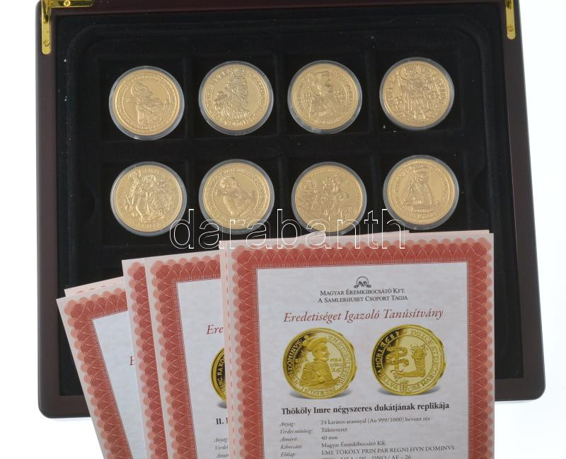 DN 'A legértékesebb magyar érmék' 8xklf aranyozott Cu emlékérem kapszulában, 7 darab tanúsítvánnyal, kivehető tálcán, mahagóni fa éremtartóban (40mm) T:PP - Image 4