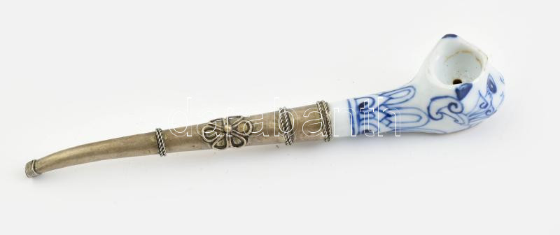 Cica fejes porcelán és réz pipa. Hasispipa. Kézzel festett, kis lepattanással 12 cm