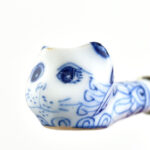 Cica fejes porcelán és réz pipa. Hasispipa. Kézzel festett, kis lepattanással 12 cm - Image 2