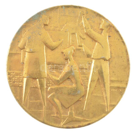Vincze Dénes (1914-1972) ~1970. 'Mesterségek' egyoldalas bronz emlékérem (80mm) T:2 patina