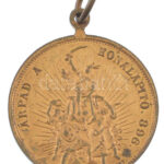 1896. 'Árpád a honalapító 896-1896 / I. Ferencz József a legalkotmányosabb király 1896' aranyozott bronz jubileumi emlékérem füllel (28mm) T:1- kopott aranyozás - Image 2
