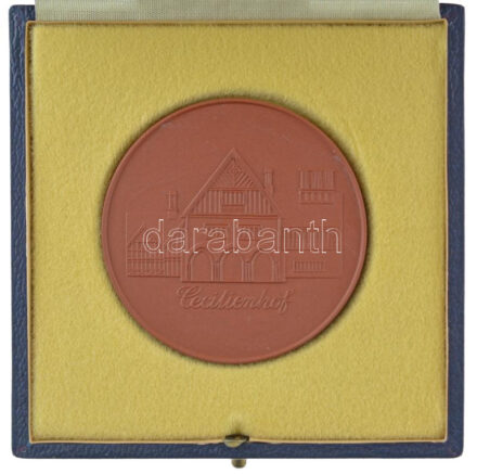 Németország DN 'Cecilienhof Palota' Meissen kétoldalas kerámia emlékérem tokjában (65mm) T:1- Germany ND 'Cecilienhof' Meissen two-sided kerámia commemorative medallion in case (65mm) C:AU