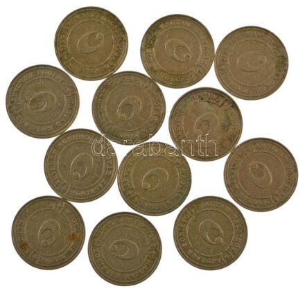 ~1990. 'Magyar Kaszinók - Hungarian Casinos' fém zseton (25mm) (12x) T:2 patina, szenny.