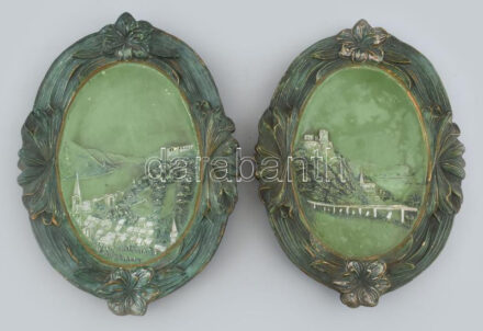 2 db fajansz kép, falra akasztható, jelzés nélkül, erős kopásokkal, 1900 körül, 24x18 cm