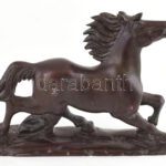 Kínai ló figura, faragott zsírkő, minimális lepattanásokkal, kopásokkal, jelzés nélkül, m: 16 cm