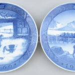 2 db Royal koppenhágai dísz tányér, 1968, 1969, jelzett, kopott, d: cca. 18 cm