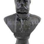 Jelzés nélkül: Ferenc József. Festett bronz, kopásokkal, m: 12,5 cm