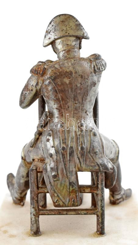 Jelzés nélkül: Napóleon. Fém, kőtalapzatra ragasztva, kopott, m: 9,5 cm - Image 3