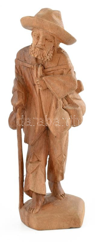 Jelzés nélkül: Vándor. Faragott fa, kopásokkal, m: 18 cm