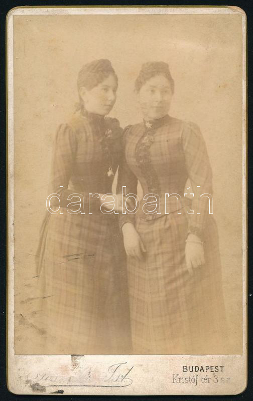 cca 1890 Lány ikerpár. Vizitkártya, Goszleth műterméből, feliratozva