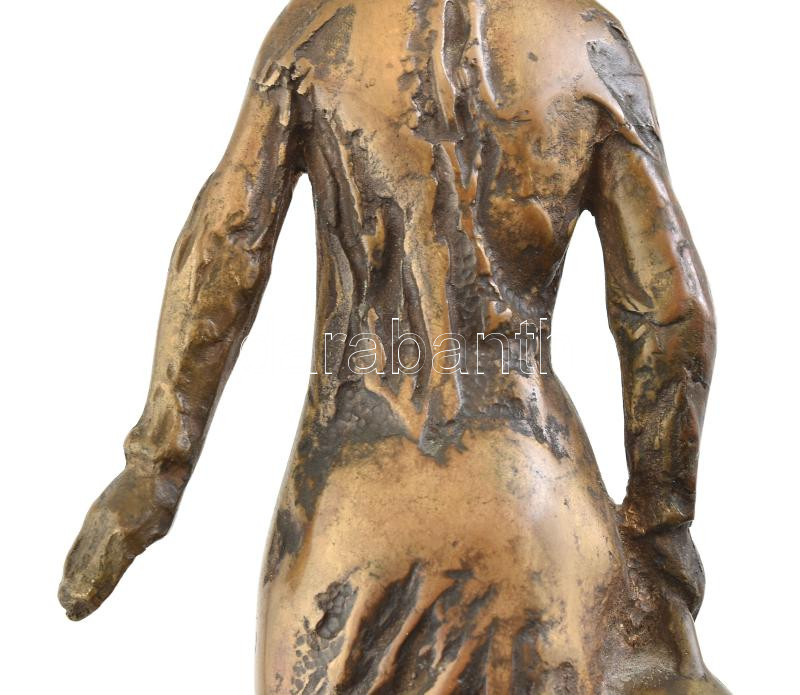 Józsa Lajos (1944-) Vízhordó asszony. Bronz. Jelzett, sorszámozott 10/2. 25 cm - Image 3