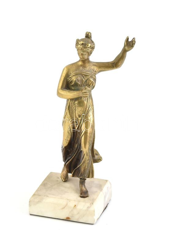 Jelzés nélkül: Aphrodité. Bronz szobor márvány talapzaton. 16 cm