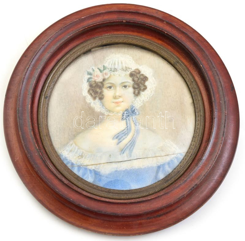 Lányka. Miniatura. Csont, kézzel festett, jelzés nélkül. Töréssel .Üvegezett keretben 10 cm