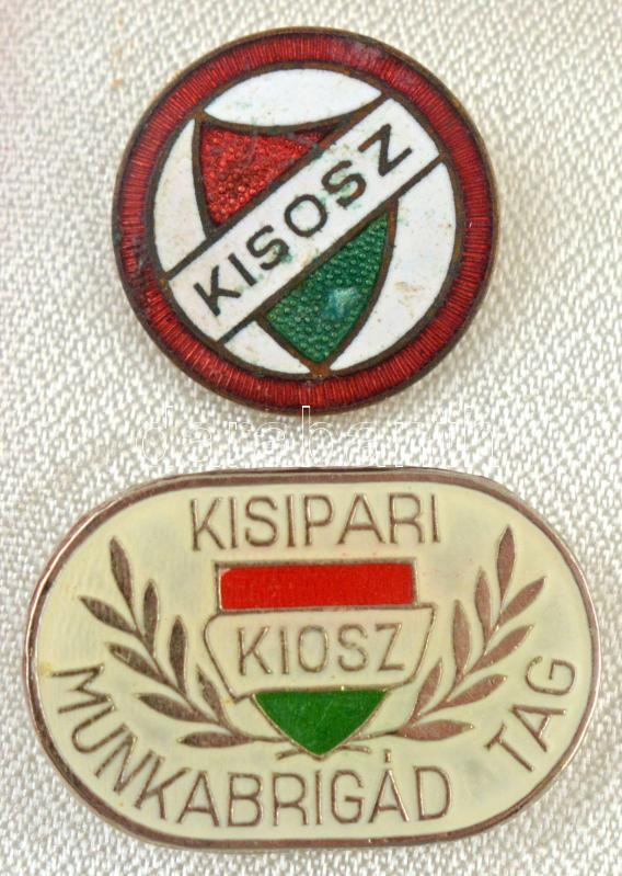 ~1970-1985. 'KIOSZ (Kisiparosok Országos Szövetsége) Kiváló szervezeti munkáért III' egyoldalas, festett porcelán plakett 'HOLLÓHÁZA HUNGARY' gyártói jelzéssel eredeti dobozban (140mm) + 'KIOSZ - Kisipari munkabrigád tag' festett - Image 3