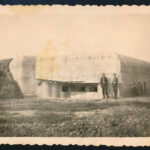 cca 1942 II. világháborús katonai bunker, fotó, felületén törésnyomok, 5,5×8,5 cm