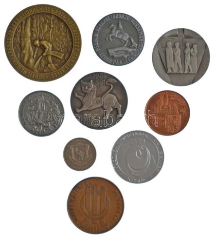 Vegyes 9 darabos külföldi fém és bronz emlékérem tétel, közte Szlovákia 1988. 'Tornóc' kétoldalas fém emlékérem (60mm) T:1--2 Mixed 9 pieces foreign metal and bronze commemorative medallion lot, include Slovakia 1988. 'Trnovec nad