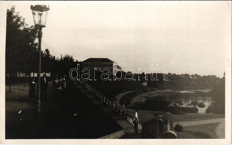 Baja, Sugovica, Kamarás-Duna, Nemzeti szálloda. photo