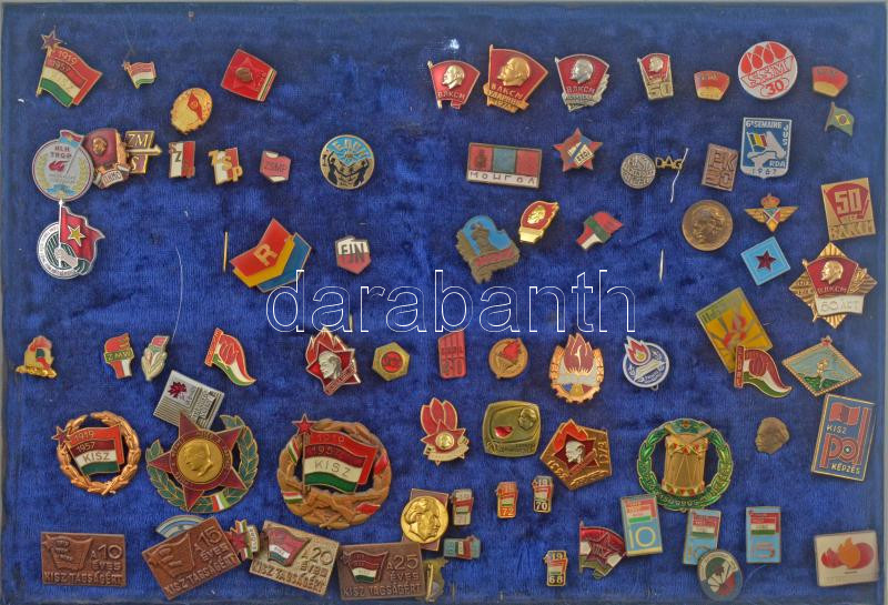 ~200 darabos vegyes jó állapotú magyar és külföldi kitűző tétel, közte műgyantás és zománcozott darabokkal, 4 műanyag tálcán ~200 pieces mixed hungarian and foreign resin and enamelled pin lot on 4 plastic tray - Image 4