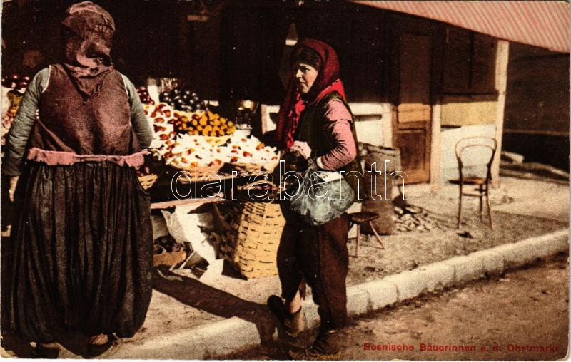Bosnische Bäuerinnen a.d. Obstmarkt / Bosnyák nők a gyümölcs piacon / Bosnian folklore, fruit market + 'K.u.k. 30 cm Mörs. Batt. No. 6.'