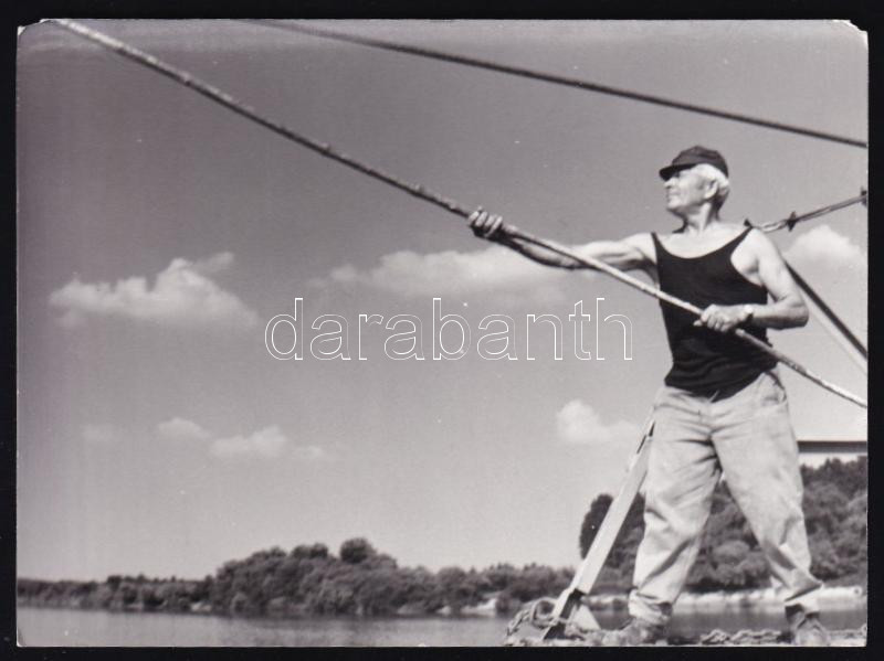 Engi László: Kompátkelő a folyón (Tisza?), 9 db jelzett amatőr művészfotó, 12x9 cm körül - Image 3
