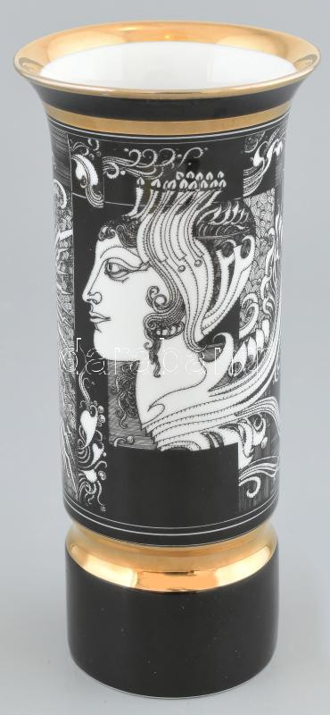 Hollóházi Szász Endre által tervezett mintával díszített porcelán váza. Matricás, jelzett, kis lepattanás a talpán, m: 20 cm