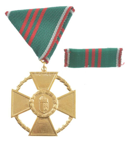 1991. 'Magyar Köztársasági Arany Érdemkereszt, polgári tagozat' aranyozott bronz kitüntetés mellszalagon, eredeti dísztokban, szalagsávval T:1 Hungary 1991. 'Golden Cross of Merit of the Hungarian Republic, Civil Grade' gilded bronzr