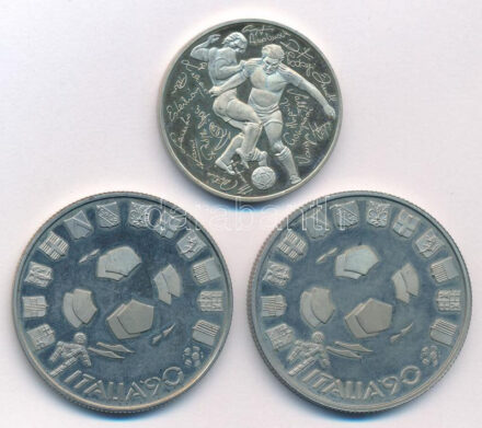 Bognár György (1944-) 1986. 'Labdarúgó Világbajnokság Mexikó' emlékérem (32mm) + Olaszország 1990. 'FIFA Labdarúgó Világbajnokság' fém emlékérem (2x) (39mm) T:1-,2 (PP)