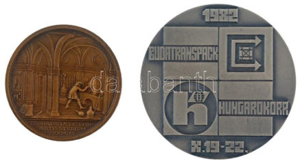 1982. 'Hungarokorr - Budatranspack / Hungexpo Budapest' kétoldalas ezüstpatinázott emlékérem eredeti dobozban (60mm) + 1985. 'Hungarokorr - Tiszteletdíj' kétoldalas bronz emlékérem eredeti dobozban (45mm) T:1