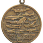 DN 'Boeing' kétoldalas bronz emlékérem füllel (45mm) T:2
