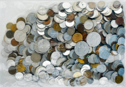 Vegyes magyar érmetétel ~1,45kg súlyban, közte 1943. 5p 'Horthy' Al (2x) T:vegyes