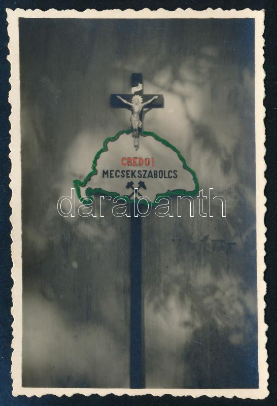 cca 1940 'Credo! Mecsekszabolcs' irredenta fotómontázs Nagy-Magyarország ábrázolással, 8,5x5,5 cm