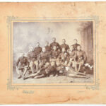 cca 1900-1910 Katonai csoportkép, Pécs, Zelesny Károly, fotó kartonon, kopott, foltos, sérült kartonnal, 20x26 cm