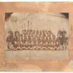 cca 1900-1910 Katonai csoportkép, fotó kartonon, kopott, foltos, sérült, 17x23 cm