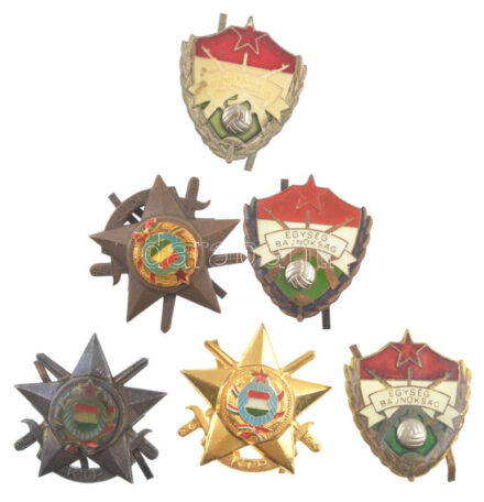 ~1960. 'Egység Bajnokság' zománcozott fém sapkajelvény (3xklf: aranyozott, ezüstözött, bronz) + 'KTP' részben zománcozott fém sapkajelvény (3xklf: aranyozott, ezüstözött, bronz) T:1--2-