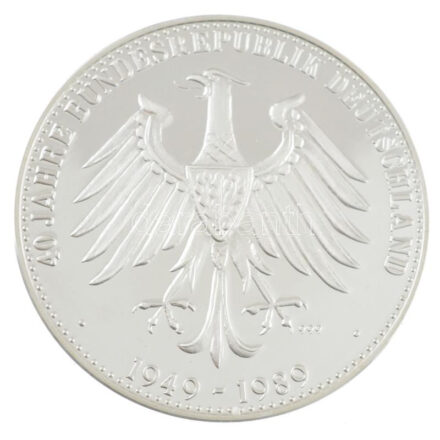 NSZK 1989. '40 éves az NSZK / 1978. Az utolsó bogár legördül a futószalagról' kétoldalas, jelzett Ag emlékérem kapszulában (20,11g/0.999/40mm) T:PP GFR 1989. '40th anniversary of the GFR / 1978. The last beetle rolls off the assembly