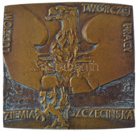 Lengyel Népköztársaság ~1960-1980. 'Kreatív és dolgos emberek' kétoldalas bronz emlékplakett (100x98mm) T:1- patina Polish People's Republic ~1960-1980. ''Creative and busy people' two-sided bronze commemorative plaque (100x98mm) C:AU