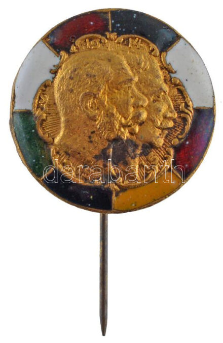 Osztrák-Magyar Monarchia 1915. Aranyozott, zománcozott fém patrióta kitűző, Ferenc József és II. Vilmos arcképével (25mm) T:2 patina Austro-Hungarian Monarchy 1915. Gold plated enamelled metal patriotic pin, with the portrait of Franz