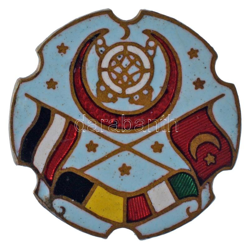 Osztrák-Magyar Monarchia ~1914-1918. Zománcozott fém patrióta gomblyukjelvény, a központi hatalmak zászlóival vörös félhold alatt (20mm) T:2 Austro-Hungarian Monarchy ~1914-1918. Enamelled metal patriotic button badge with flags of the