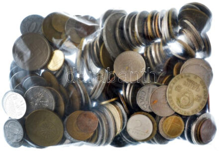 Vegyes, magyar és külföldi érmetétel mintegy ~1kg súlyban T:vegyes Mixed, Hungarian and foreign coin lot (~1kg) C:mixed