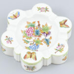 Herendi Viktória mintás porcelán hamutál. Kézzel festett, jelzett, hibátlan d: 15 cm