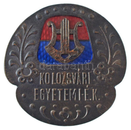 ~1940. 'Kolozsvári Egyetemi É.K. (Énekkar)' zománcozott, ezüstözött bronz jelvény 'Morzsányi J. Budapest' gyártói jelzéssel (33x33mm) T:1-