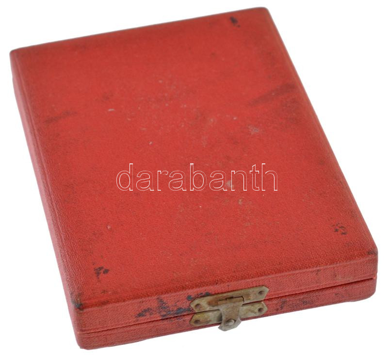 1960. 'Cházár András Emlékérem 1745-1945-1960 / Siketek és Nagyothallók Országos Szövetsége' aranyozott fém kitüntetés mellszalagon, tokban (40mm) T:2 kopott aranyozás, patina - Image 3