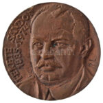 Rajki László (1939-) ~1974. 'Fekete Sándor 1885-1974' egyoldalas bronz emlékérem (68mm) T:1-