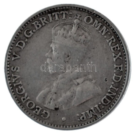 Ausztrália 1934. 3p Ag 'V. György' T:2- patina, kis ph Australia 1934. 3 Pence Ag 'George V' C:VF patina, small edge error Krause KM#24