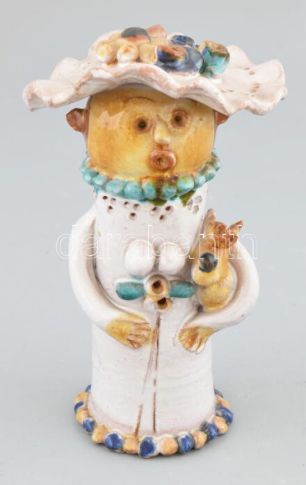 Csavlek Etelka (1947-): Lány. Festett, mázas kerámia, jelzett, hibátlan. m: 15 cm