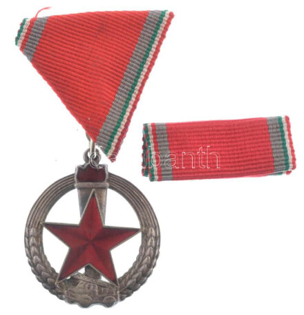 1974. 'Tűzbiztonsági Érem' ezüst fokozat, rátétes, zománcozott, ezüstözött kitüntetés mellszalagon, szalagsávval, dobozban (39x36mm) T:1 NMK 565